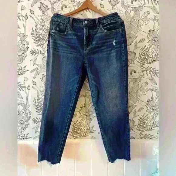 Distressed Jeans - Picture 1 of 2